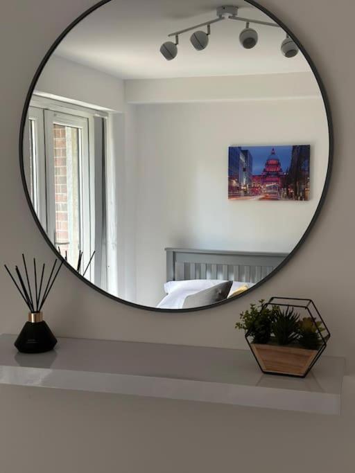 Modern 1-Bed Apartment Belfast Exterior foto