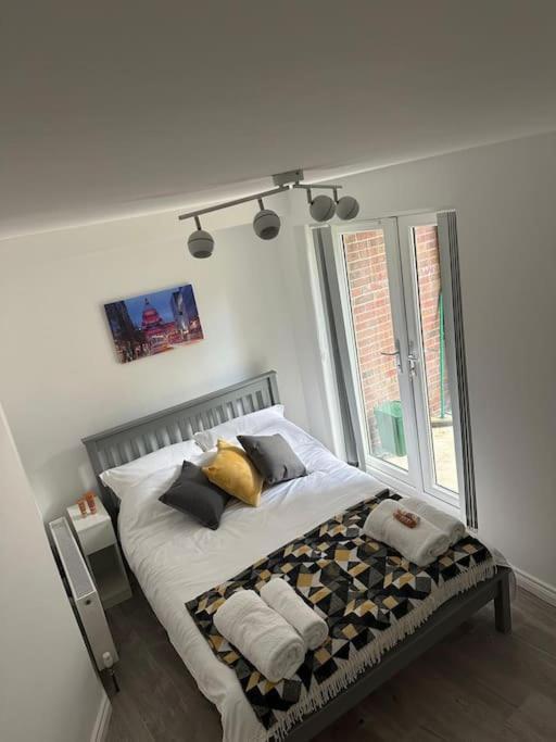 Modern 1-Bed Apartment Belfast Exterior foto