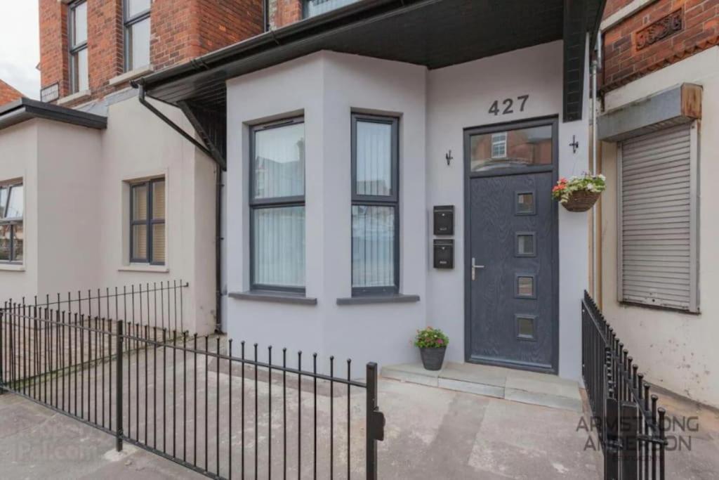 Modern 1-Bed Apartment Belfast Exterior foto